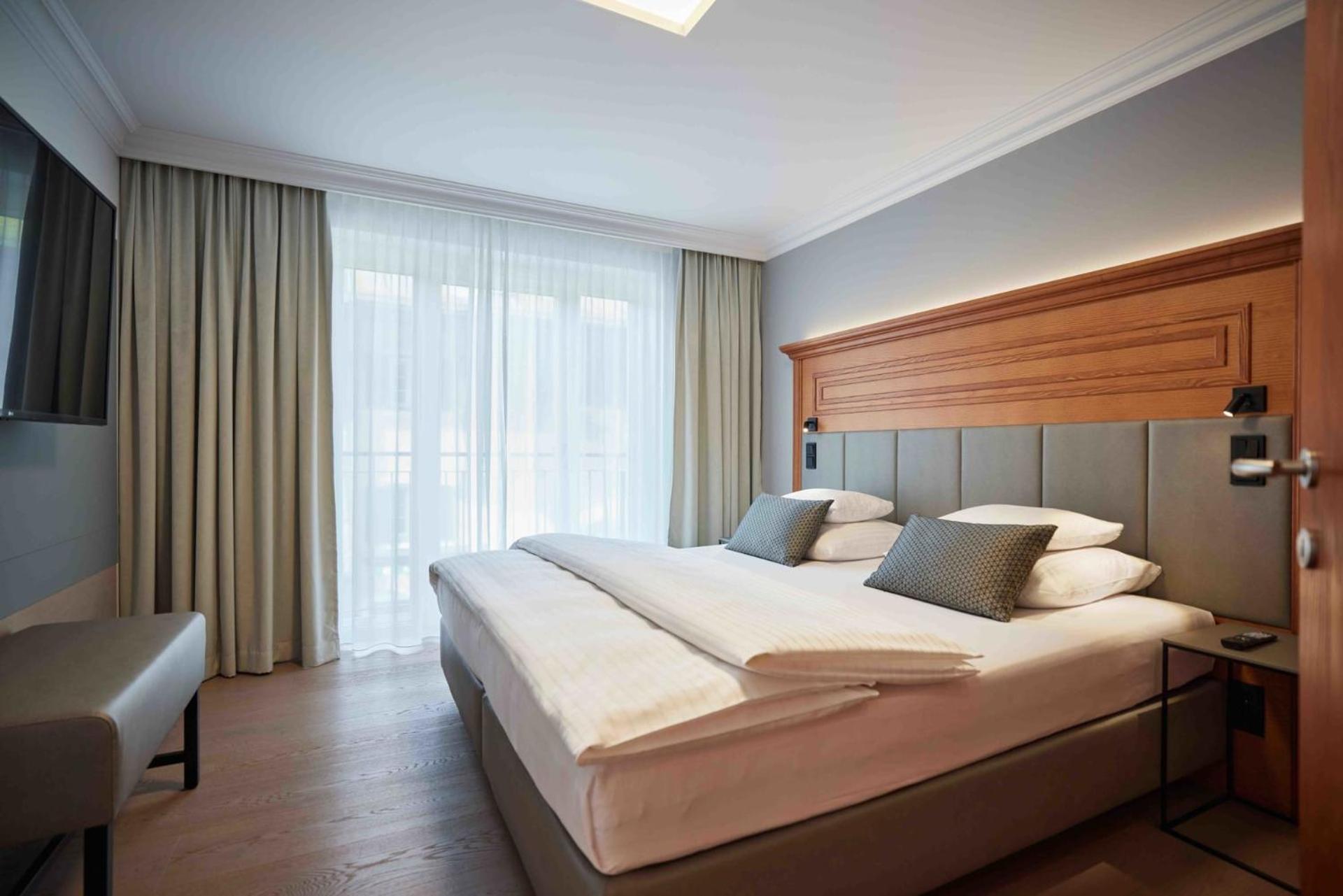 Edelweiss Superior Hotel 4*